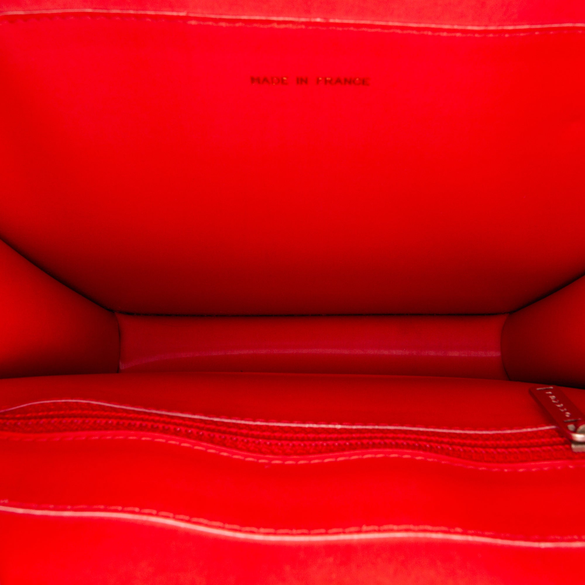 Chanel | Pre-Owned Holographic Chain Shoulder Bag | Red