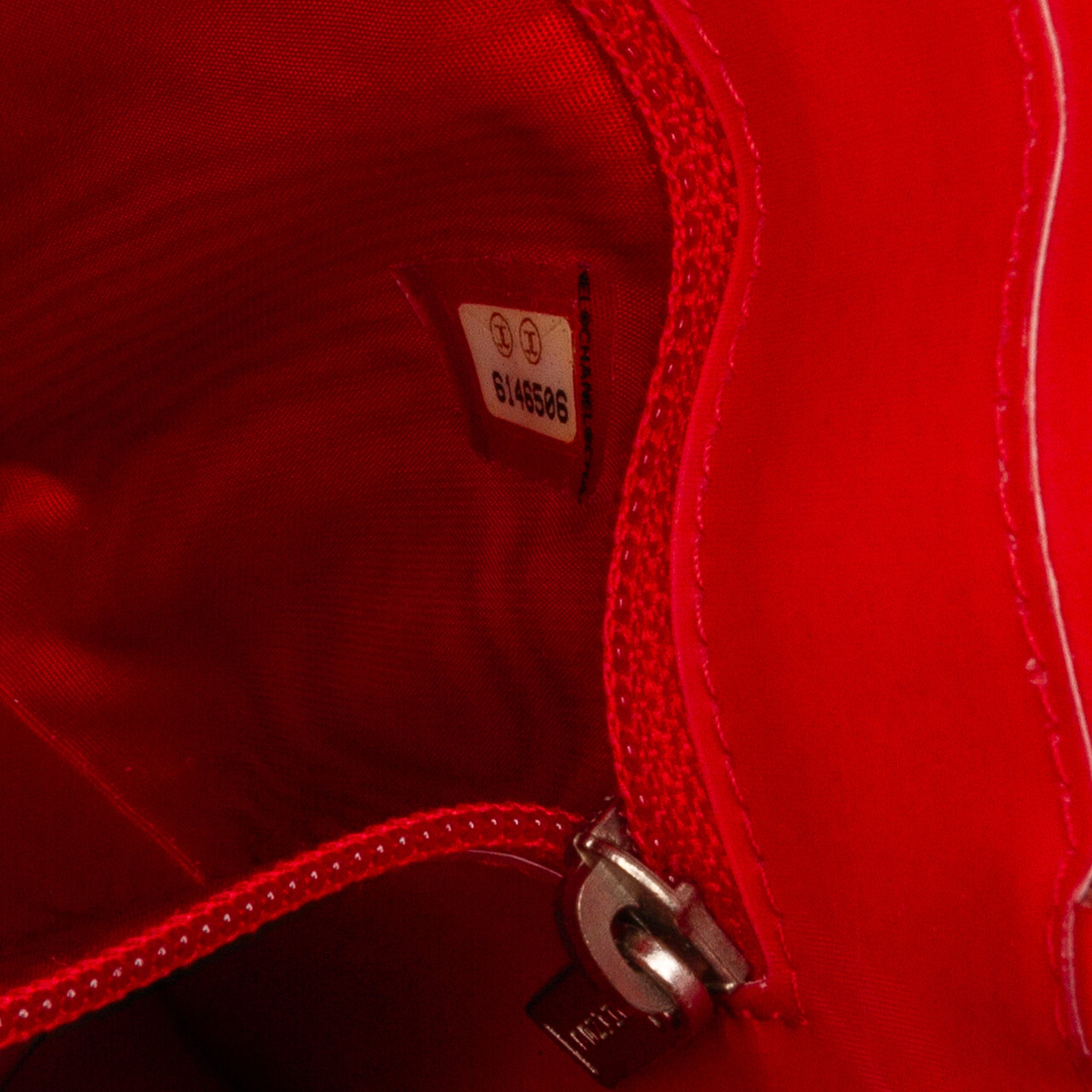 Chanel | Pre-Owned Holographic Chain Shoulder Bag | Red