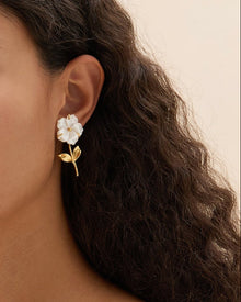 Color: Gold/Pearl