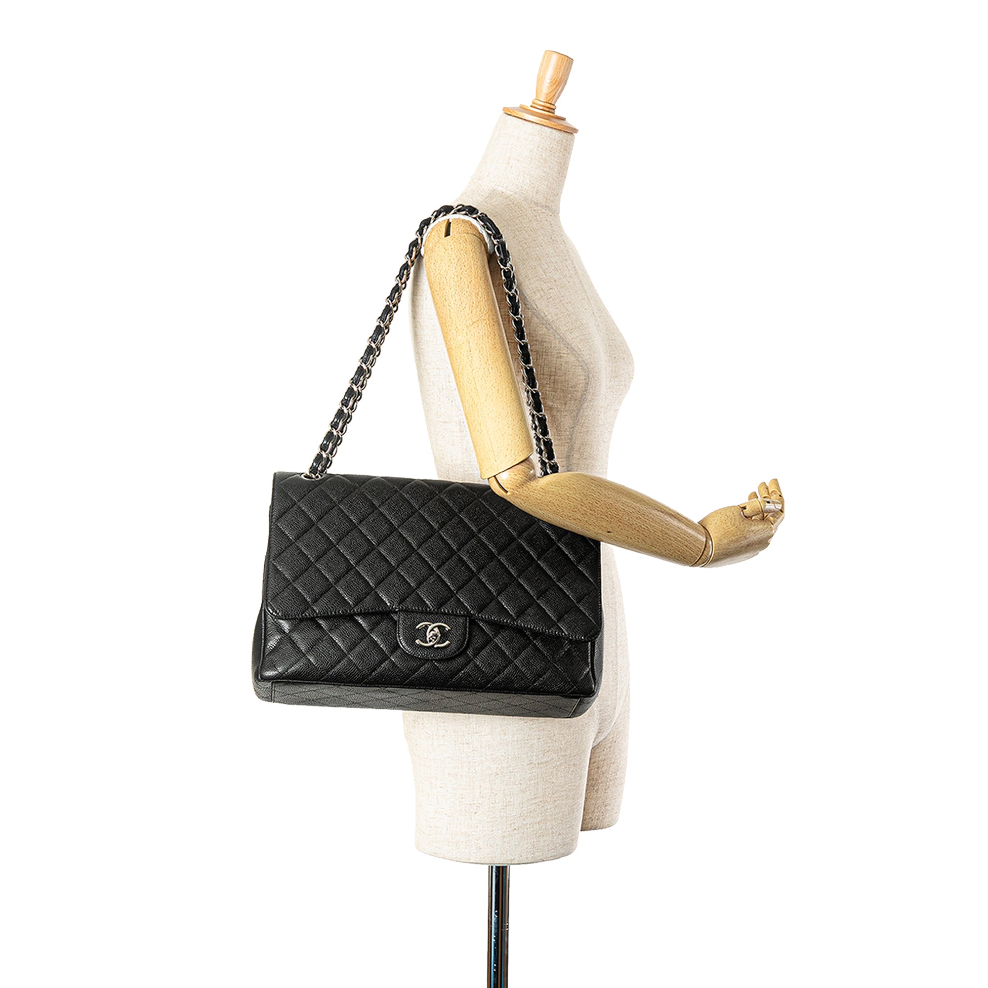 Chanel | Pre-Owned Maxi Classic Caviar Single Flap | Black
