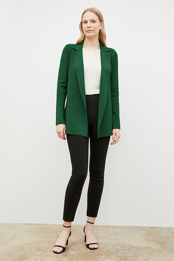 Front image of a woman wearing the skinny foster in black | Exclude
