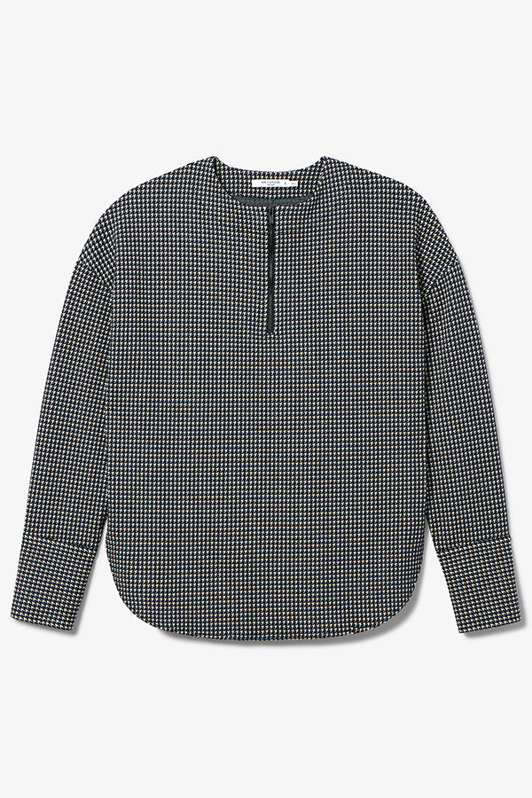 Packshot image of the tully top in black and white | Exclude | Still