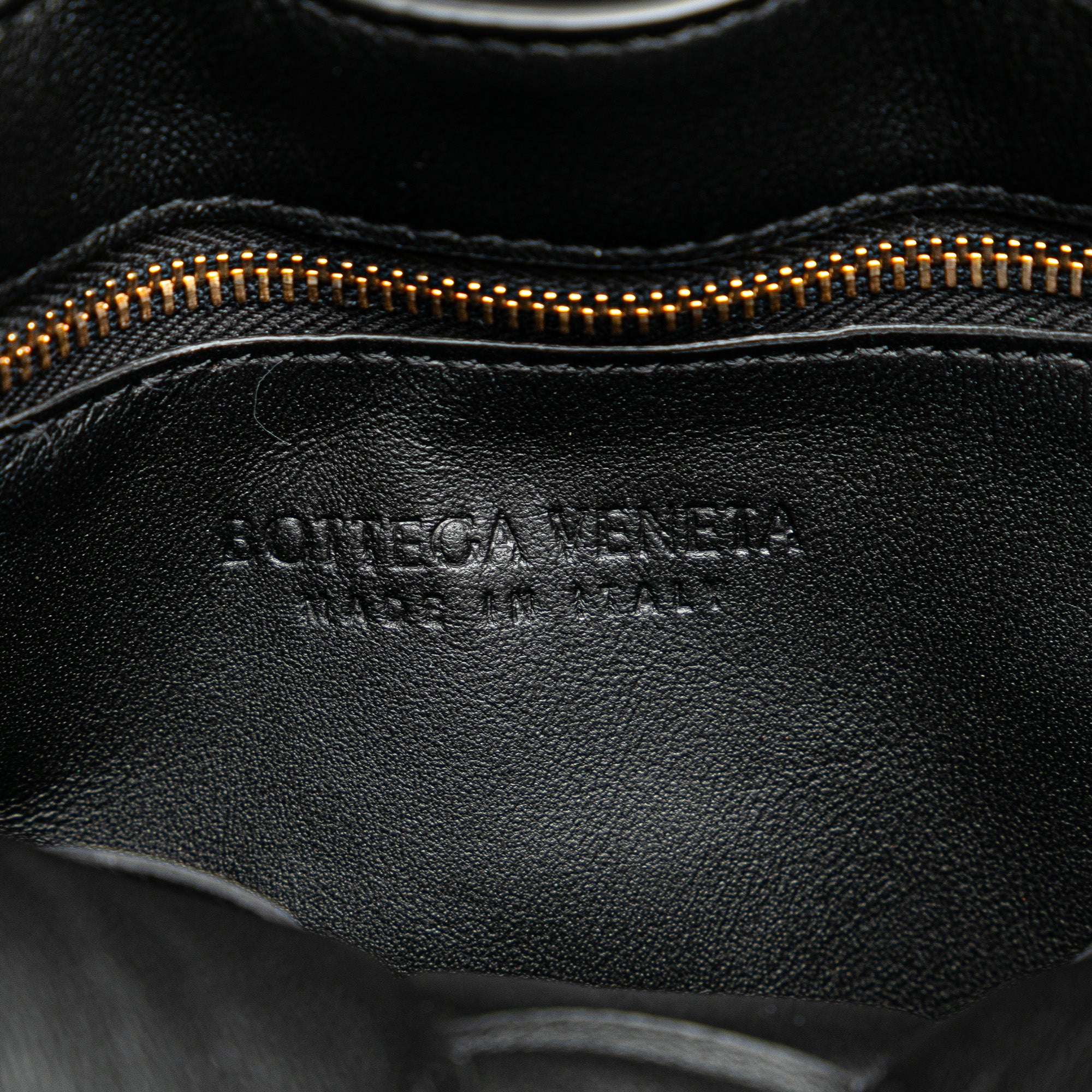 Bottega Veneta | Pre-Owned Nappa Intrecciato Padded Chain Cassette Satchel | Black