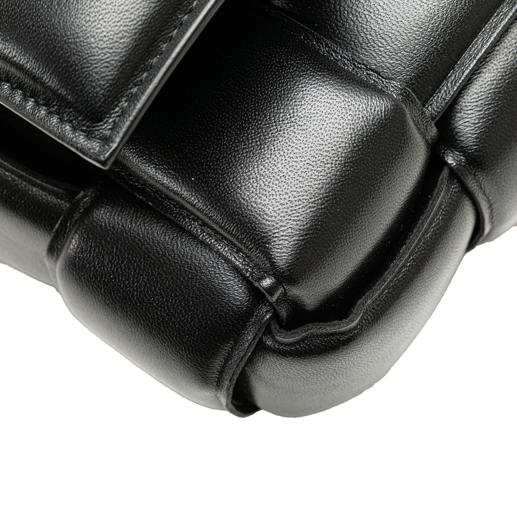 Bottega Veneta | Pre-Owned Nappa Intrecciato Padded Chain Cassette Satchel | Black