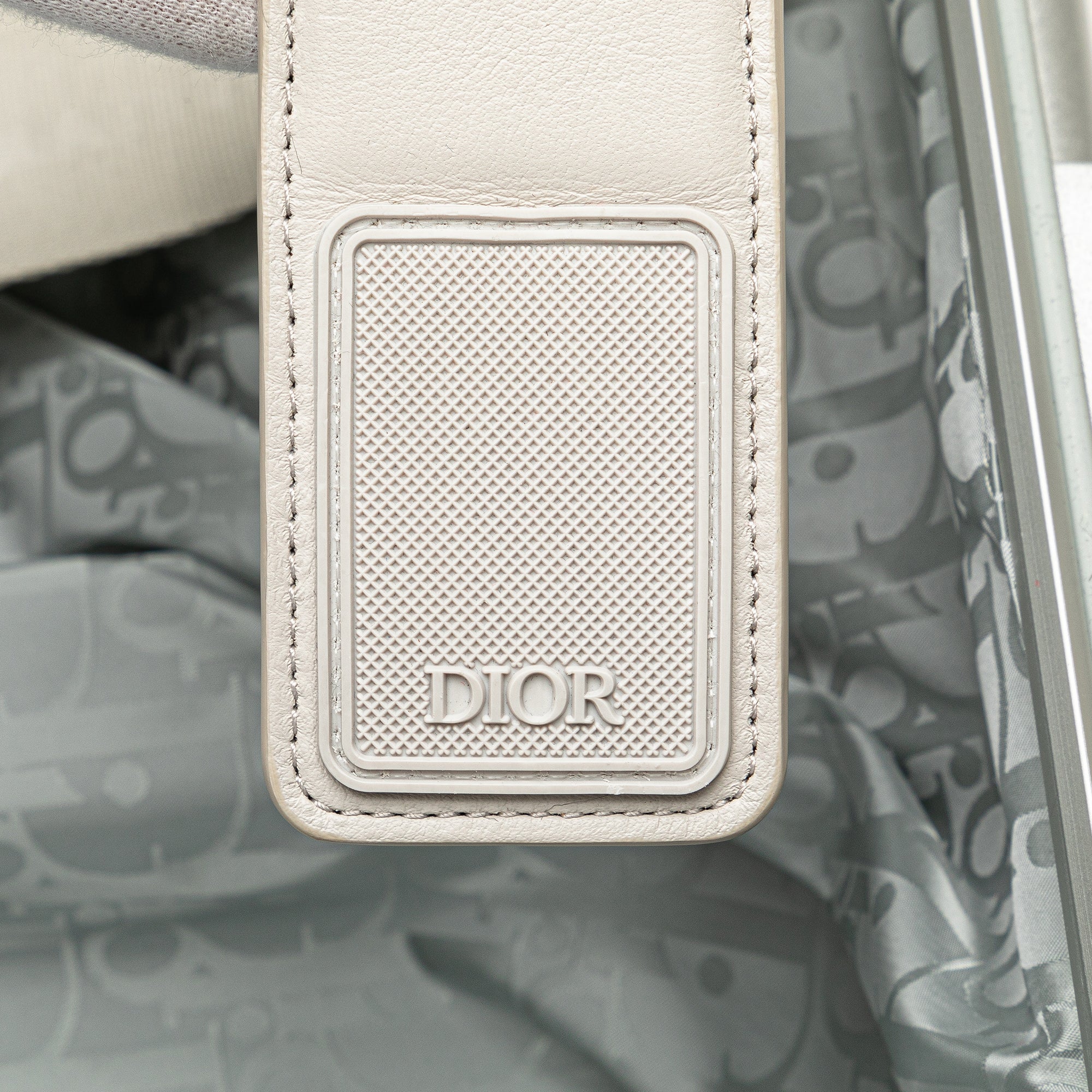 Dior | Pre-Owned Rimowa Oblique Aluminum Gradient Cabin Luggage | Silver