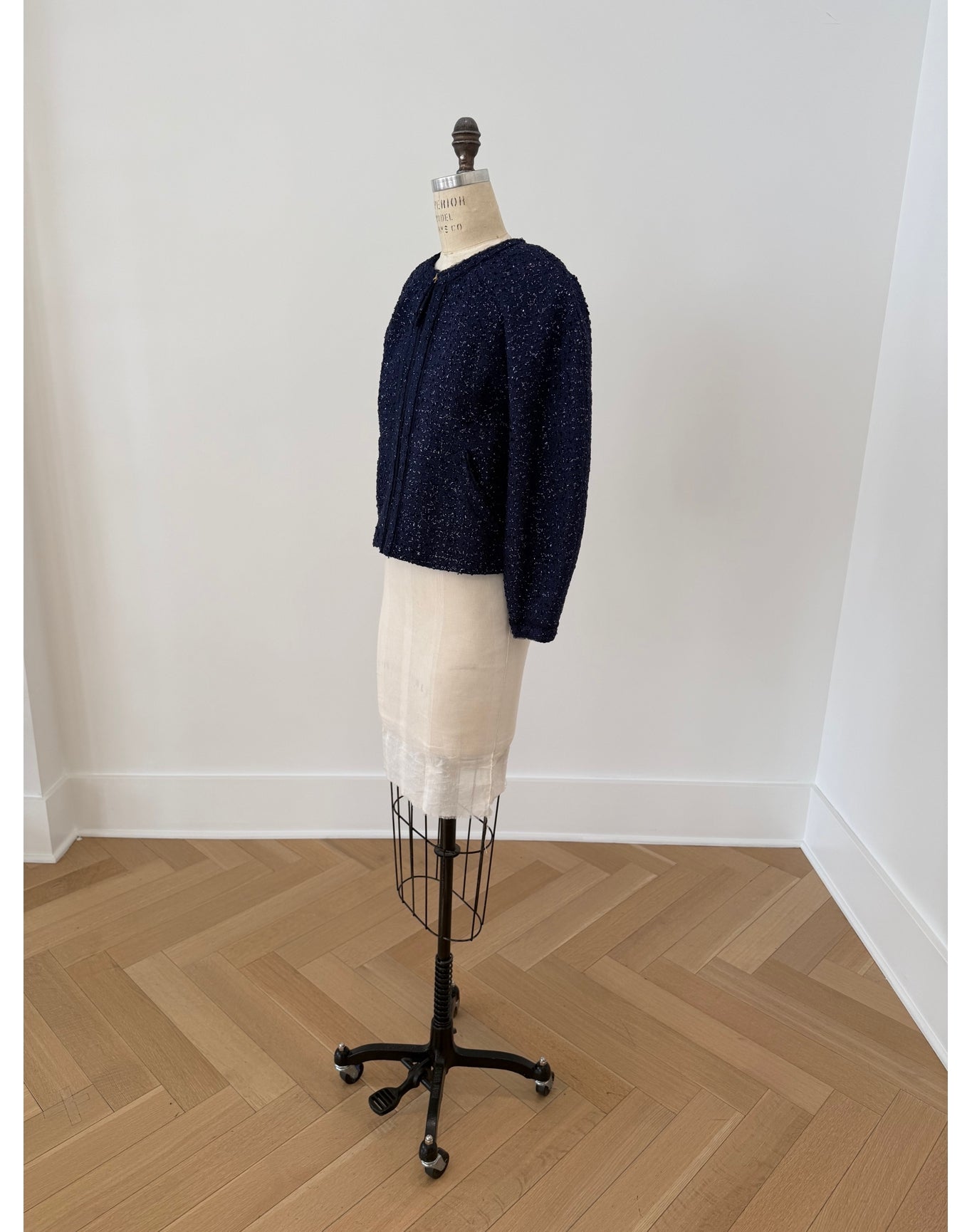 Collarless Arc Sleeve Jacket | Midnight