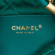 Chanel | Pre-Owned Mini Shiny Calfskin 22 Handbag - I | Green