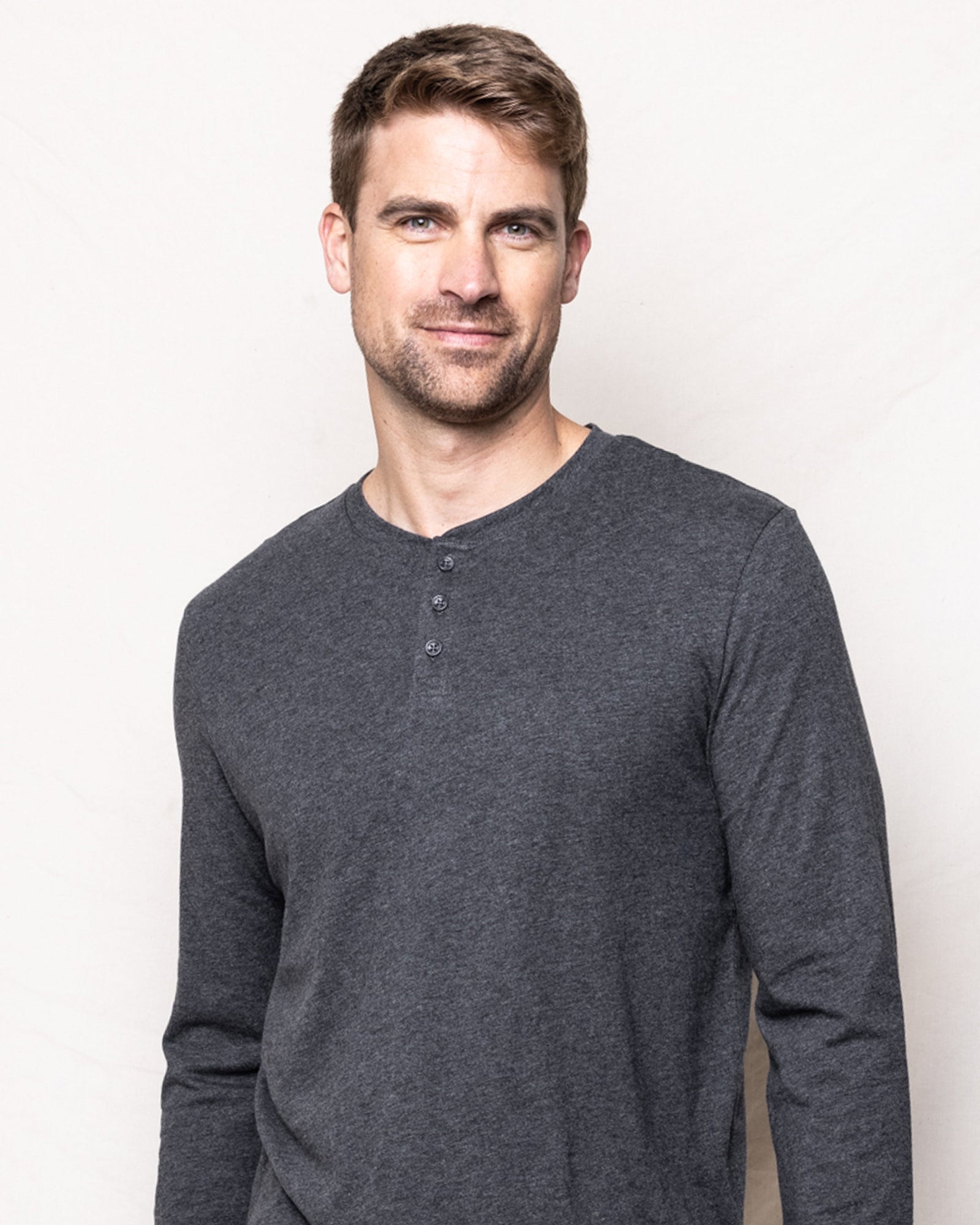 Men's Pima Henley in Navy in Navy#Color_Navy