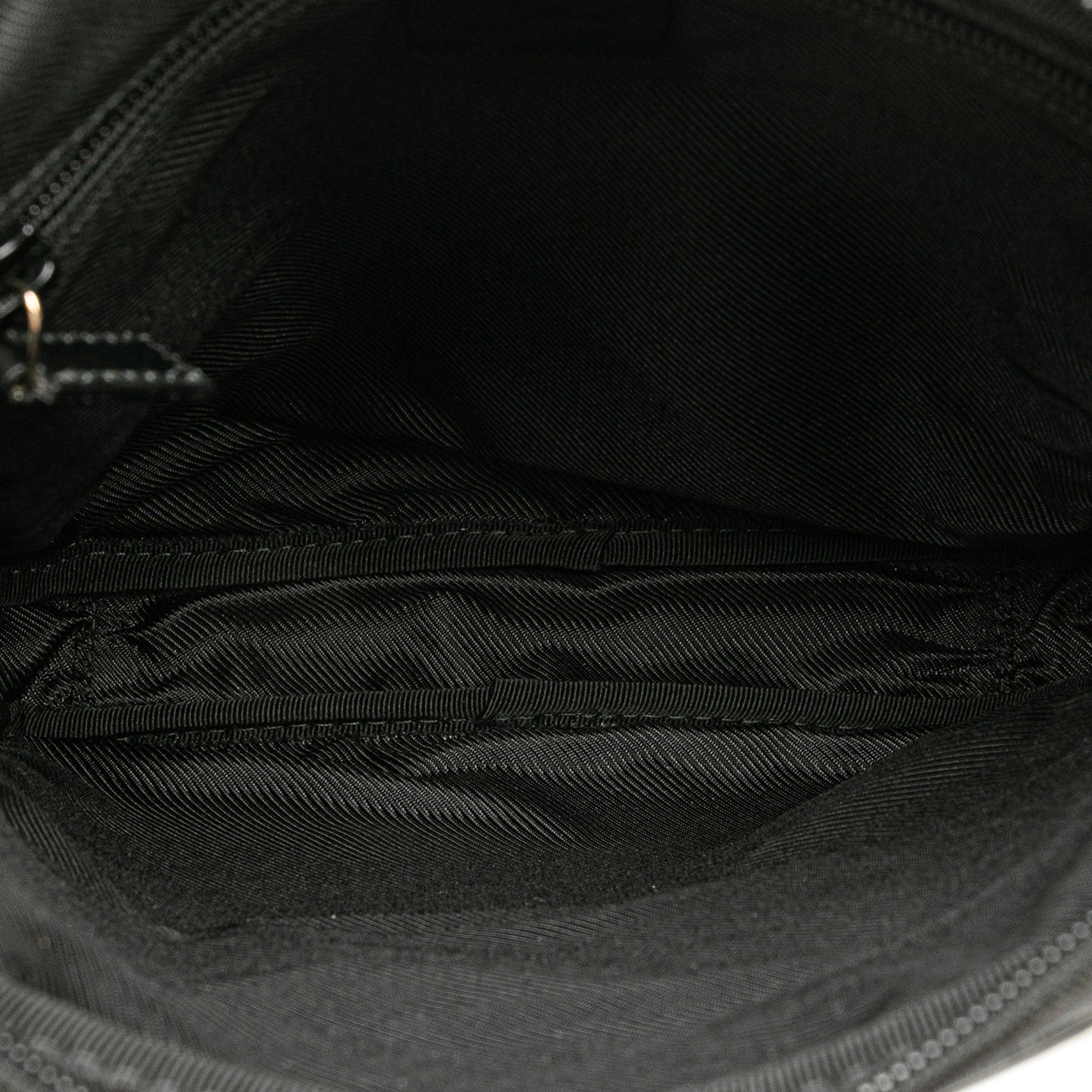 Gucci | Pre-Owned GG Canvas Crossbody  | Black