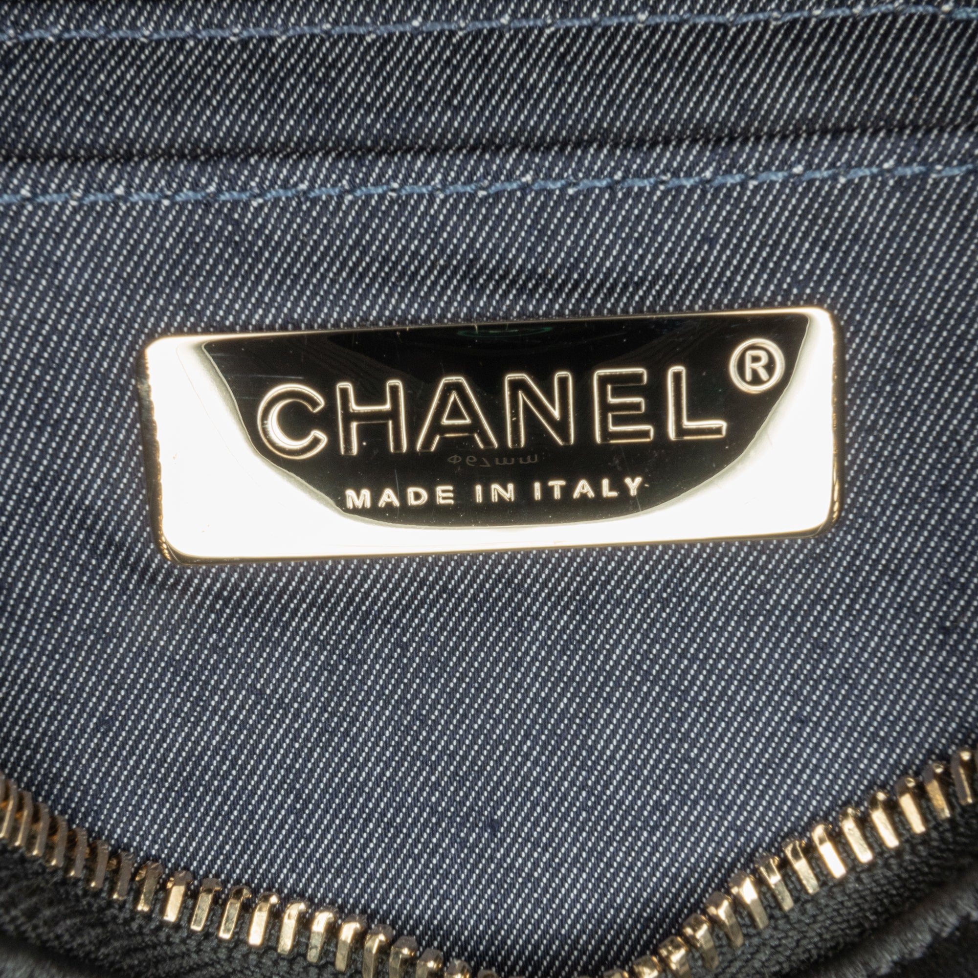 Chanel | Pre-Owned CC Lambskin Vanity Case | Black