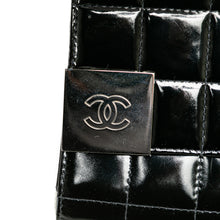Chanel | Pre-Owned CC Chocolate Bar Patent Clutch on Chain | Black