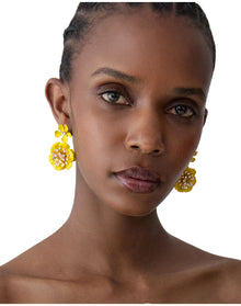 Flower Dangle Earrings | Daffodil