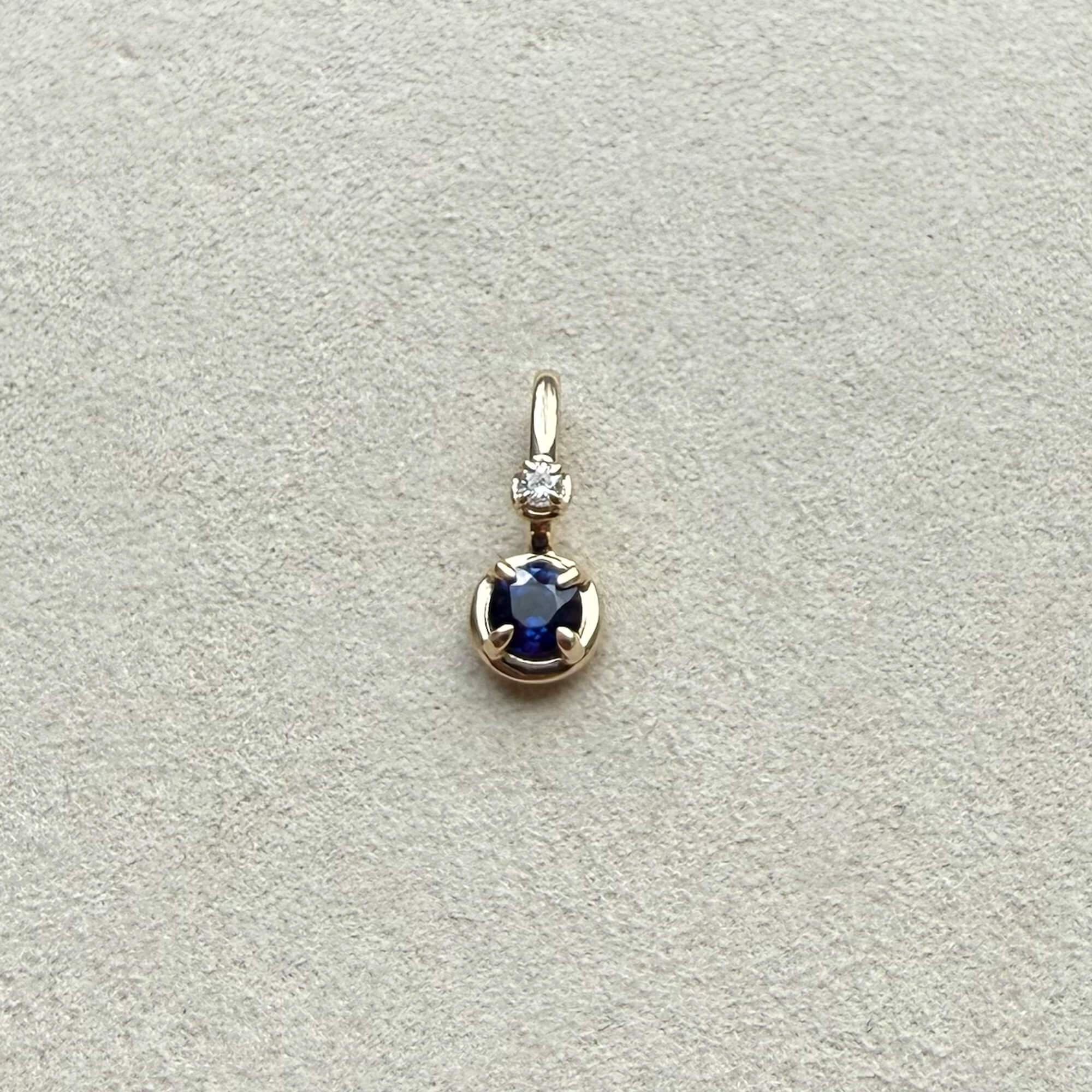 Round Bonbon Charm | 10K Yellow Gold | Round White Diamond/Blue Sapphire