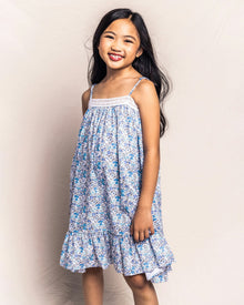 Girl's Twill Lily Nightgown in Fleurs de Rose in Fleur D'Azur#Color_Fleur D'Azur