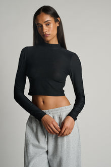 Beyond Yoga | Featherweight Moving Cropped Turtleneck | Darkest Night