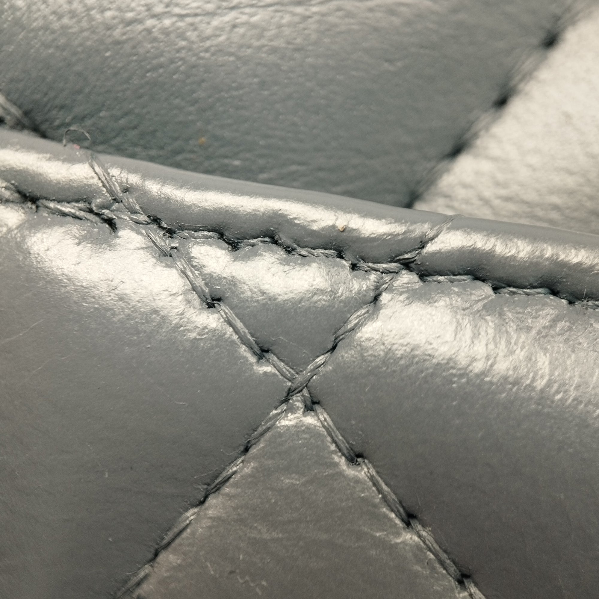 Chanel | Pre-Owned Jumbo Classic Lambskin Double Flap - I | Blue/Dark Blue