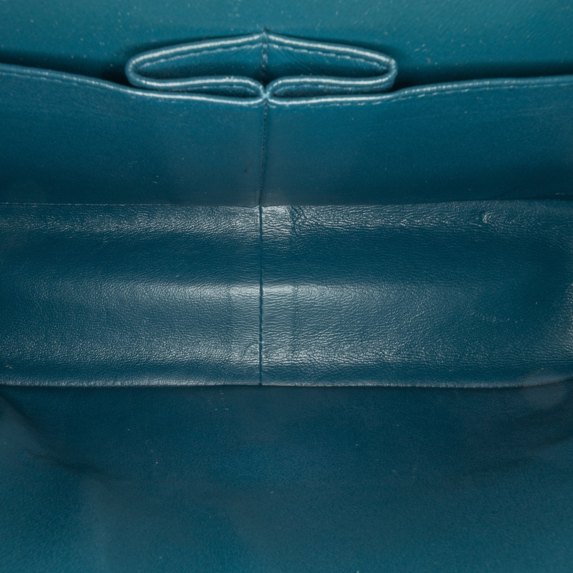 Chanel | Pre-Owned Jumbo Classic Lambskin Double Flap - I | Blue/Dark Blue