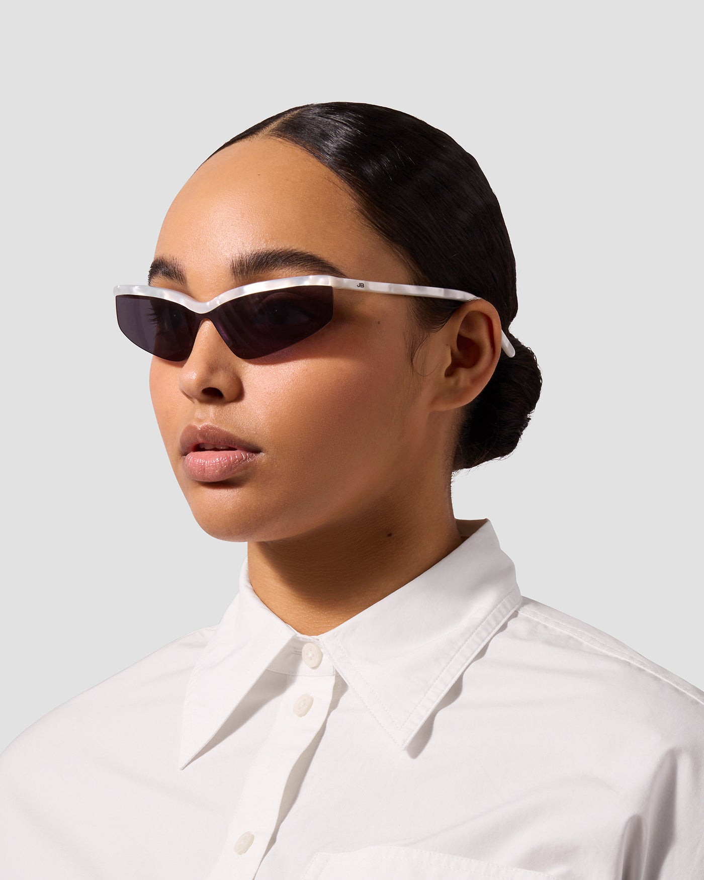 The Visor | Mother Of Pearl | Grey Lenses