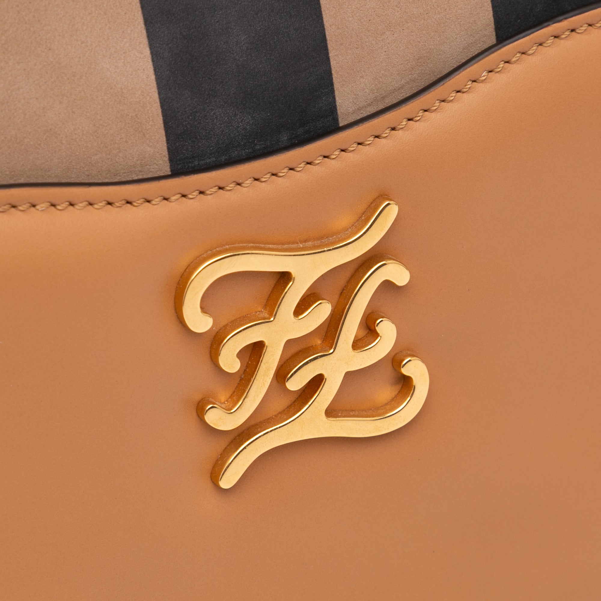 Fendi | Pre-Owned Calfskin Vitello King Nubuck Pequin Karligraphy Pocket Shoulder Bag | Brown