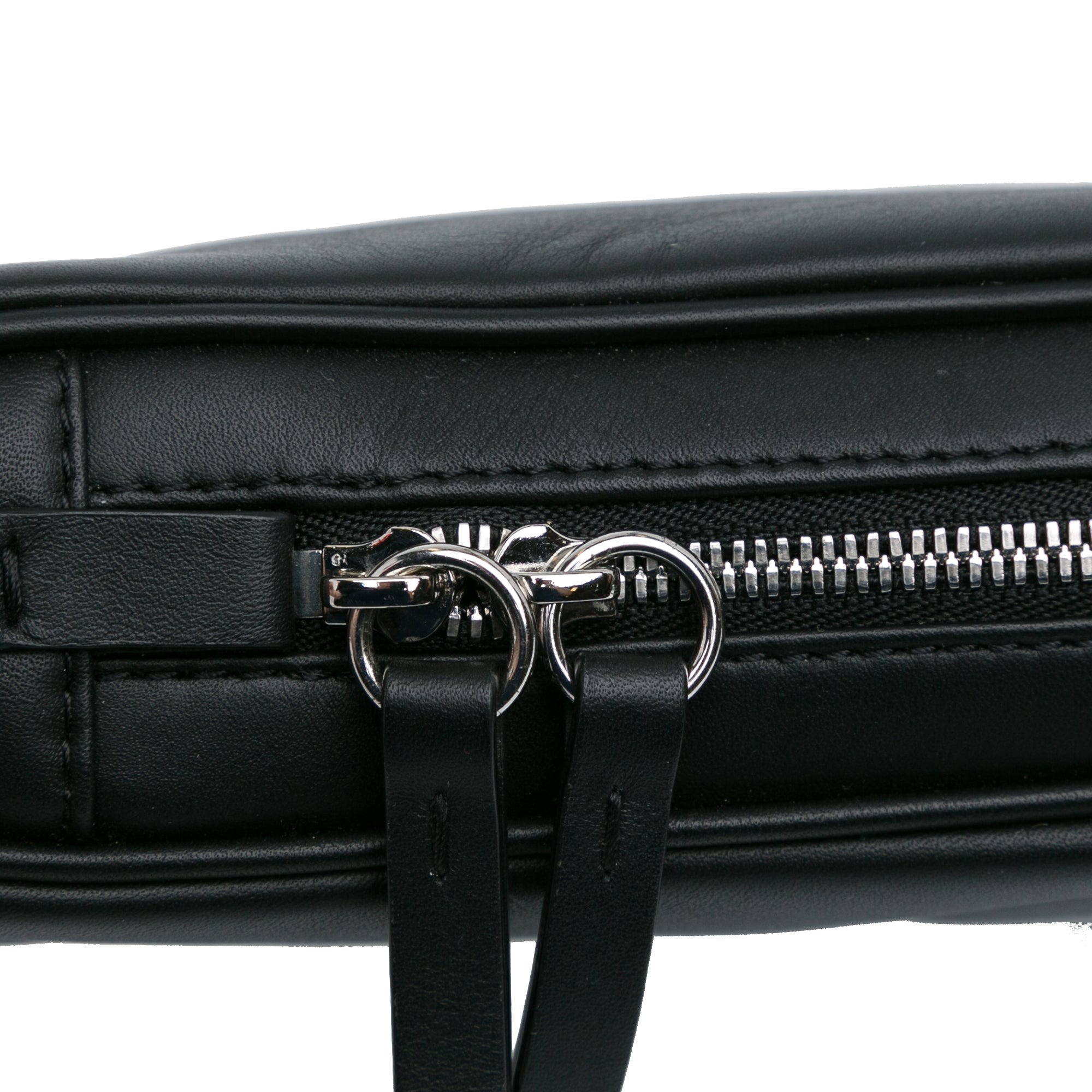 Maison Margiela | Pre-Owned Leather Tabi Crossbody | Black