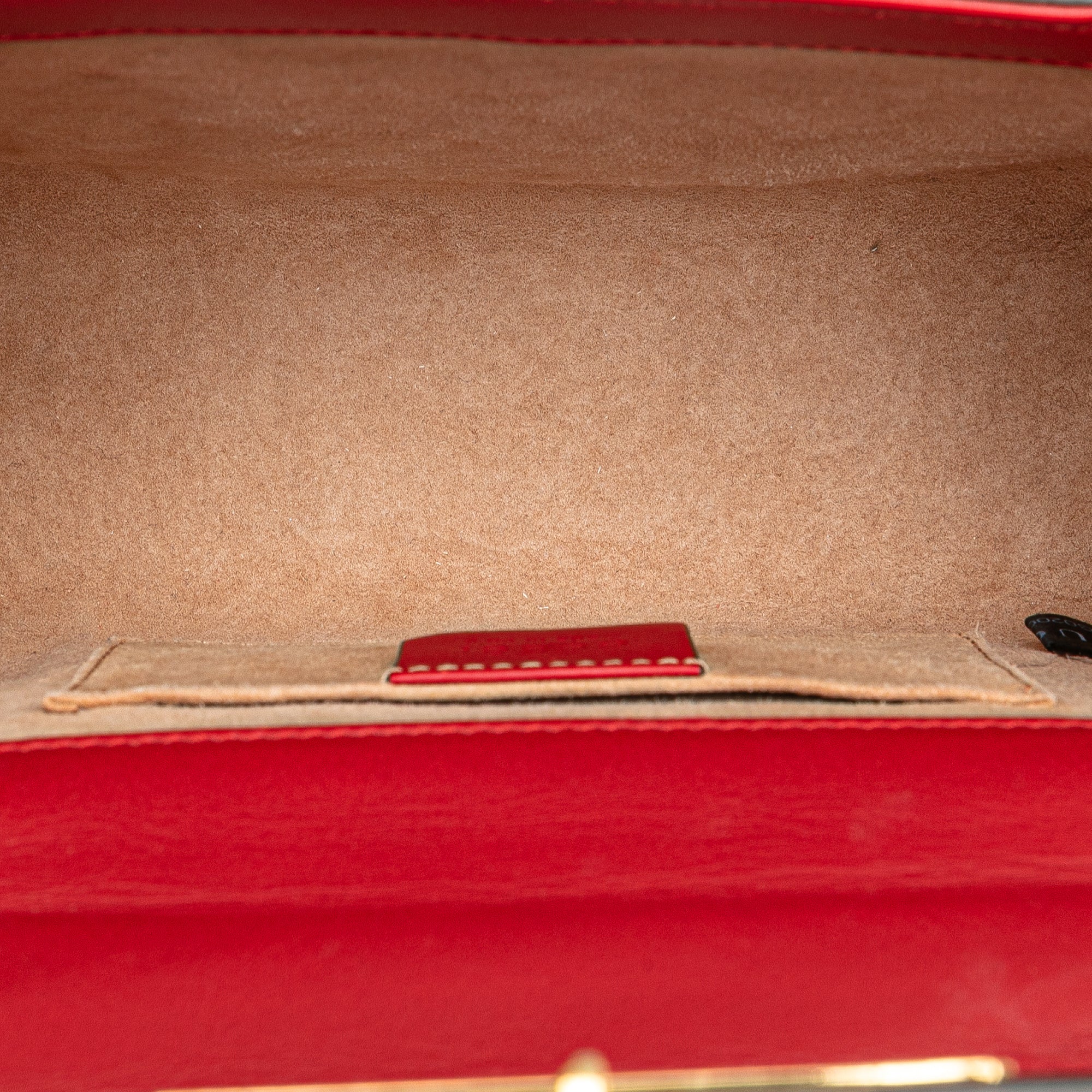 Gucci | Pre-Owned Small Pearl Studded Leather Padlock Crossbody | Red