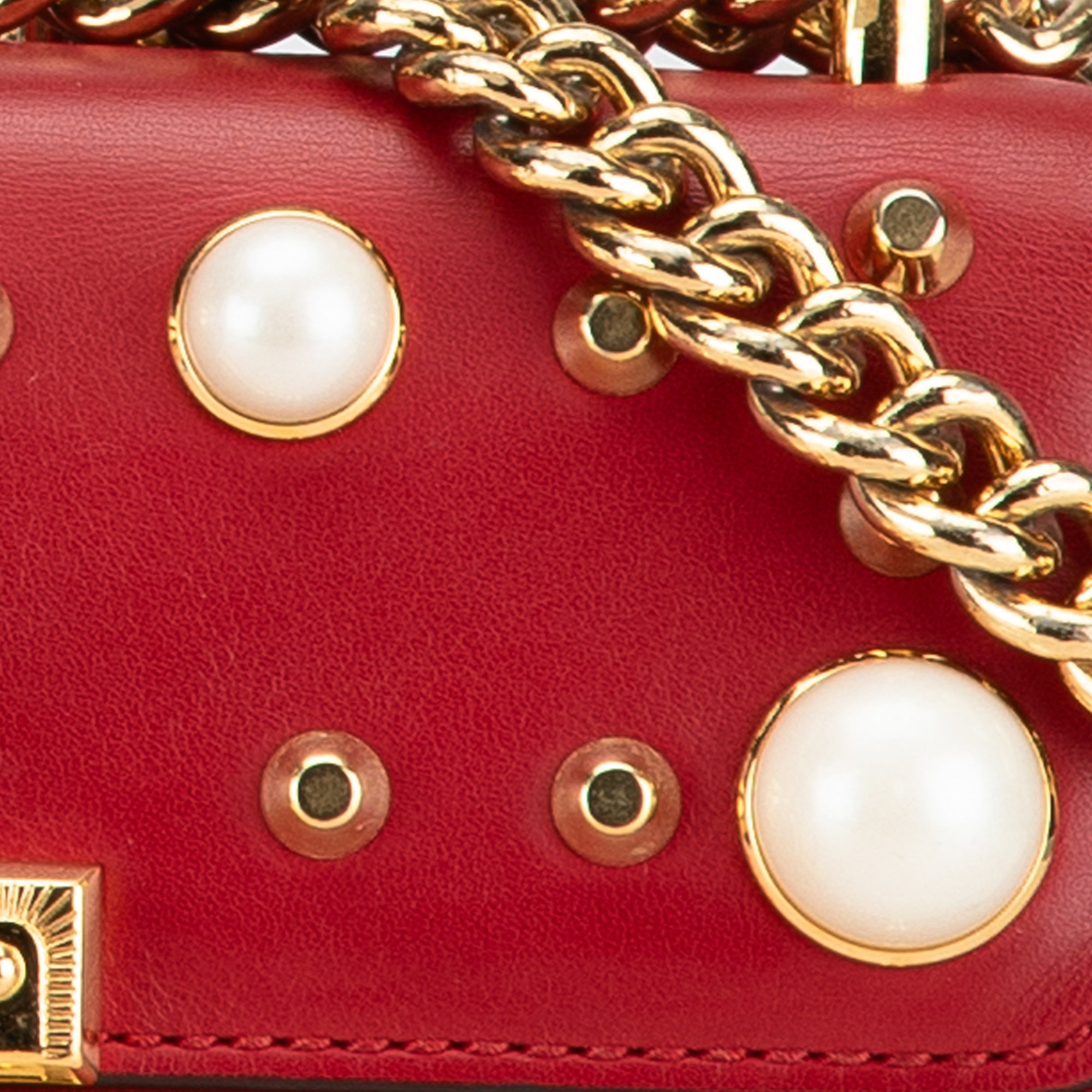 Gucci | Pre-Owned Small Pearl Studded Leather Padlock Crossbody | Red