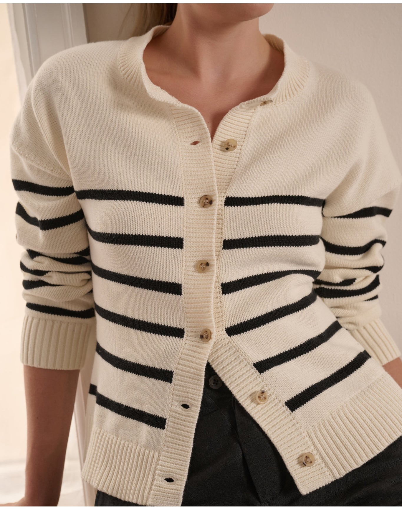 Women | Cotton Fitted Cardigan | Off White Black
