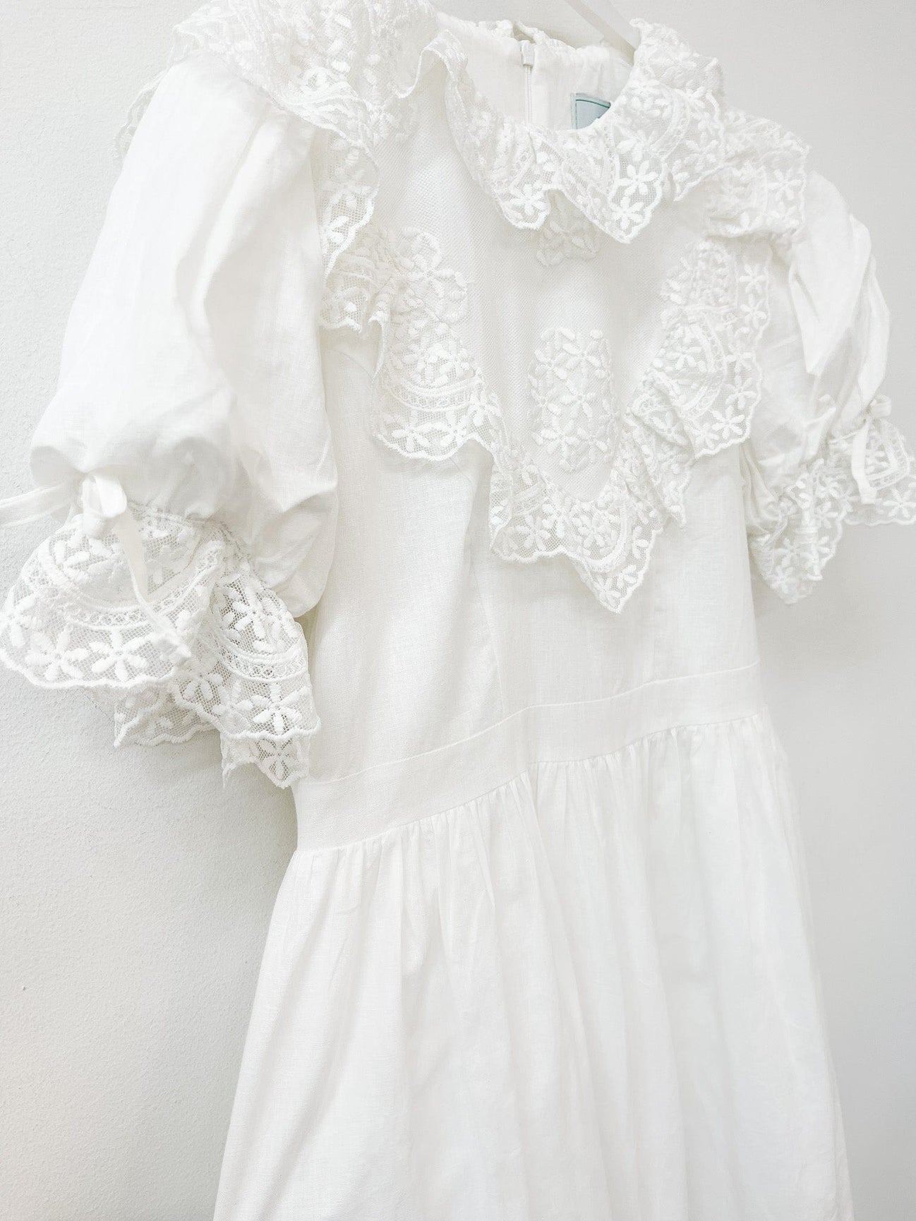 Women | Katherine Embroidered Linen Mom Dress | White