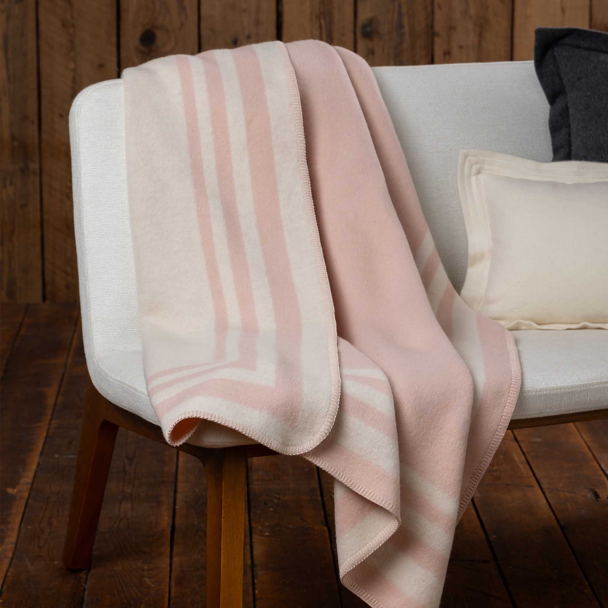 Montauk Throw | Pink Powder / Ivory