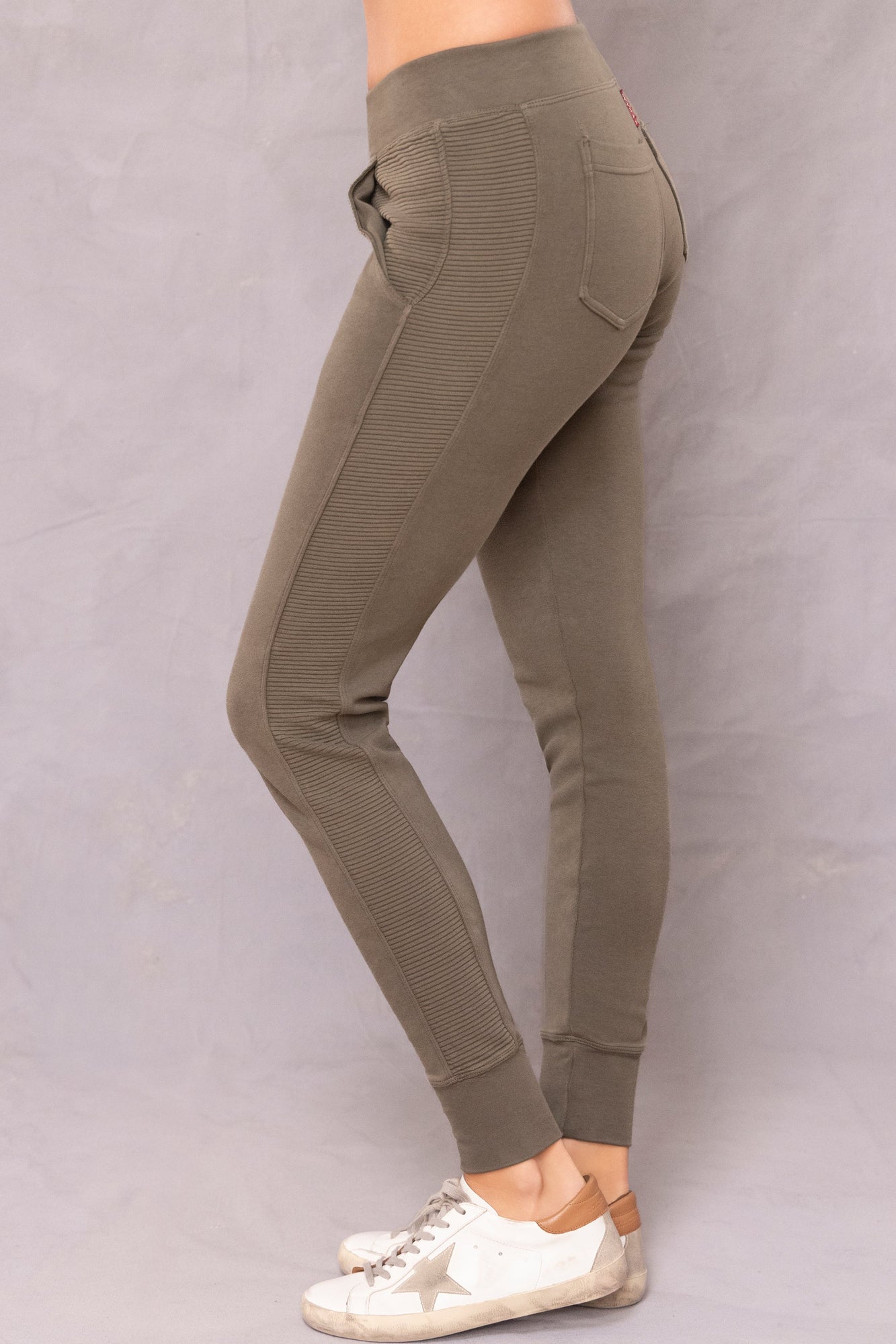 Women | Deluxe Weekender Jogger | Olive