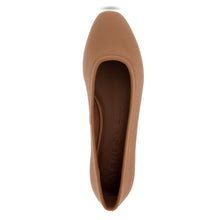 Amelie Casual Flat | Tan Pebbled Leather