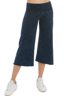 Women | Seamless Fleece Gaucho | Mineral Wash 8