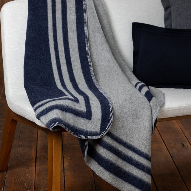 Montauk Throw | Grey / Navy
