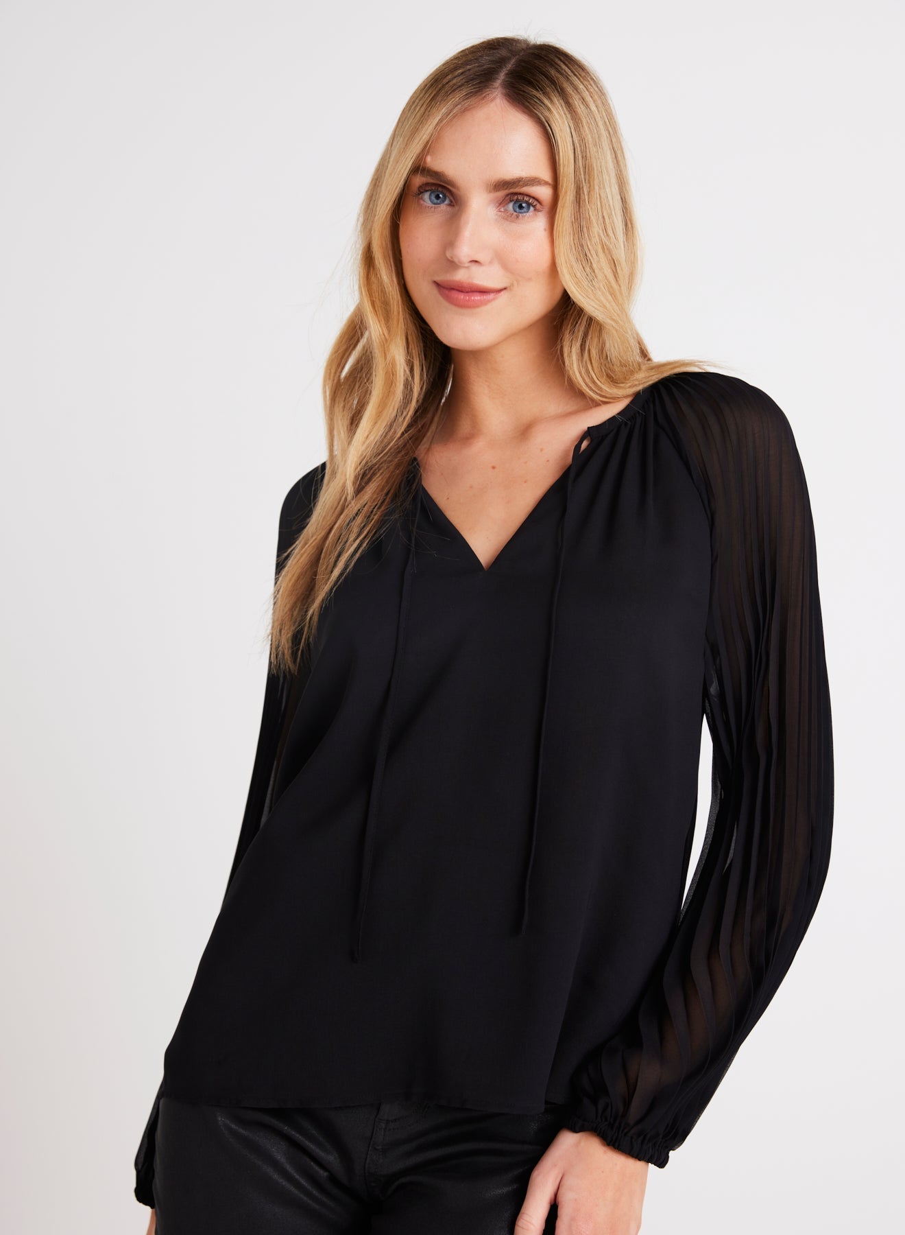 Pleated Sleeve Raglan Pullover | Black