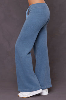 Women | Sherpa Drawstring Flare Sweatpant | Heather/Sky
