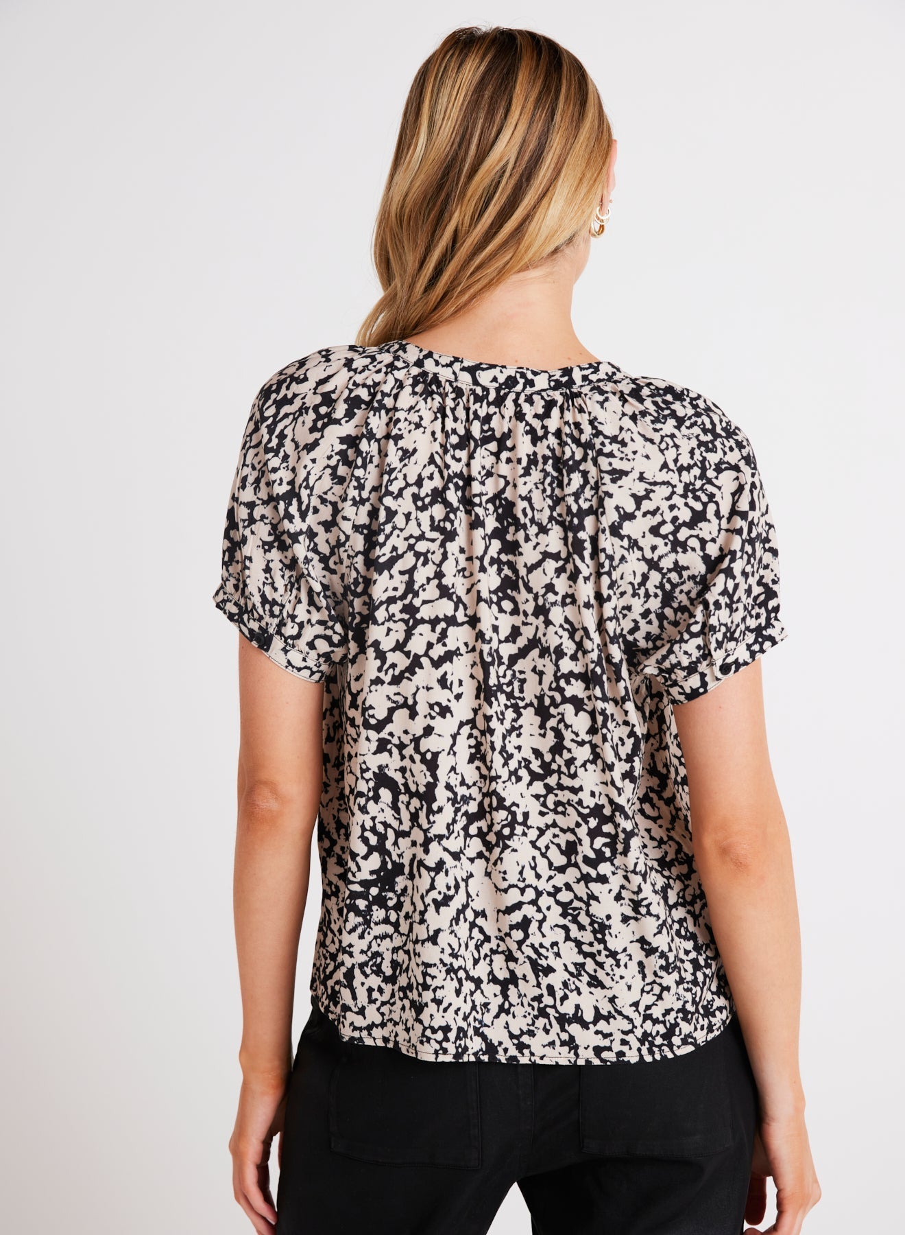 Short Sleeve Raglan Pullover | Abstract Bloom Print