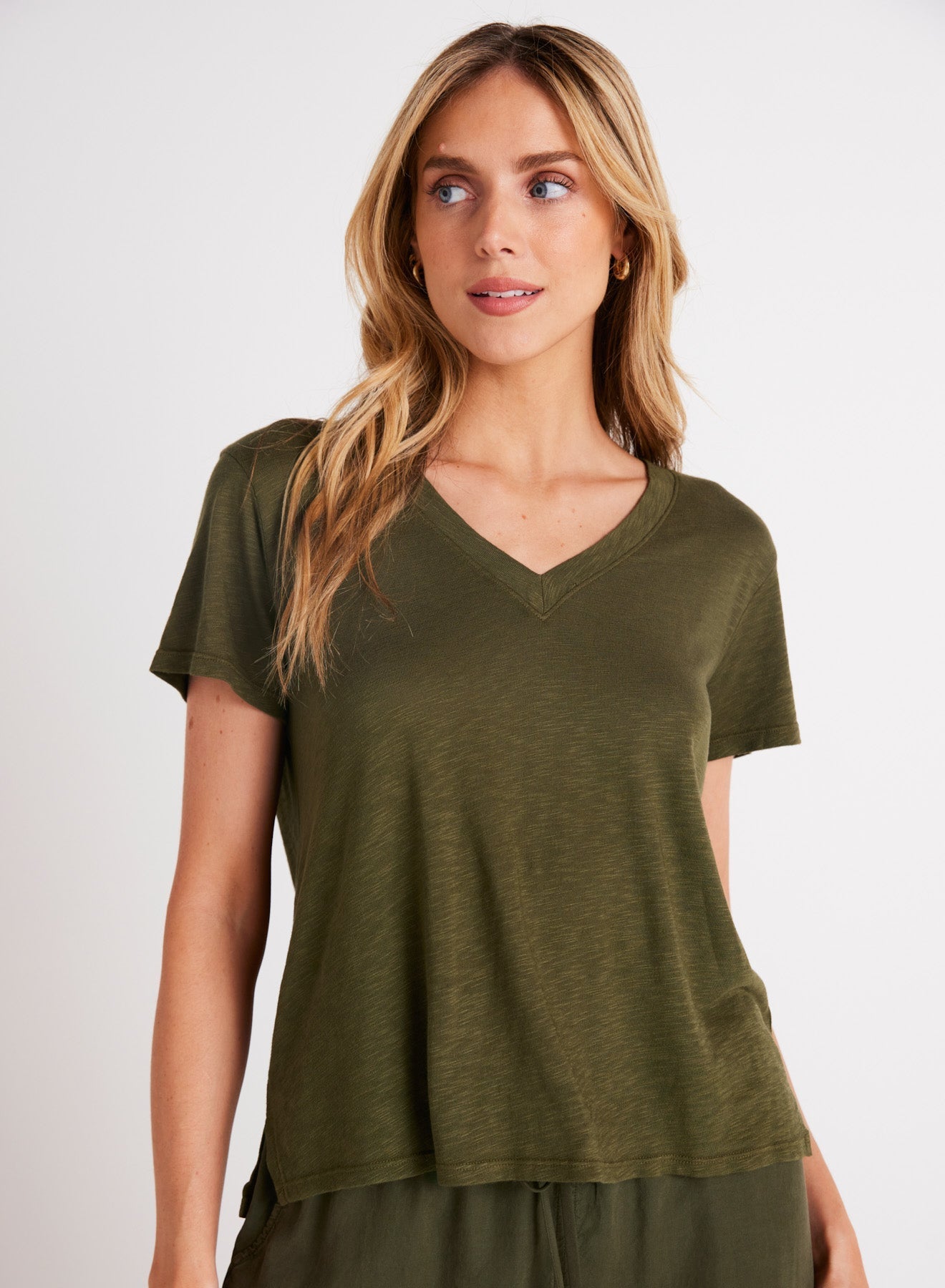 Side Slit V-Neck Tee | Italian Herb