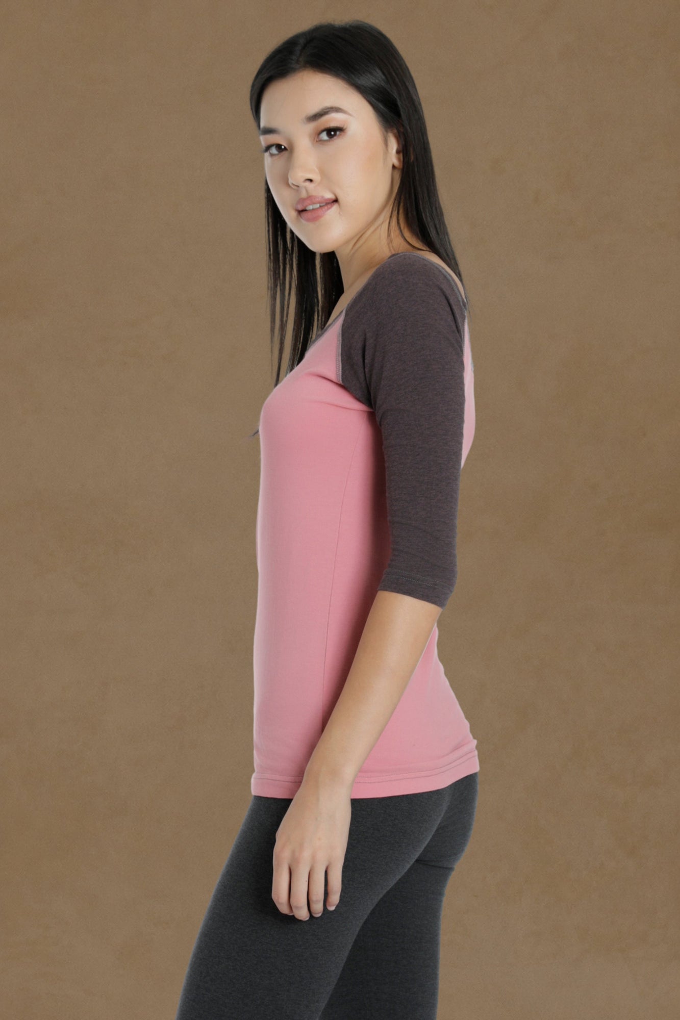 Women | Vintage-V Slide Tee | Guava