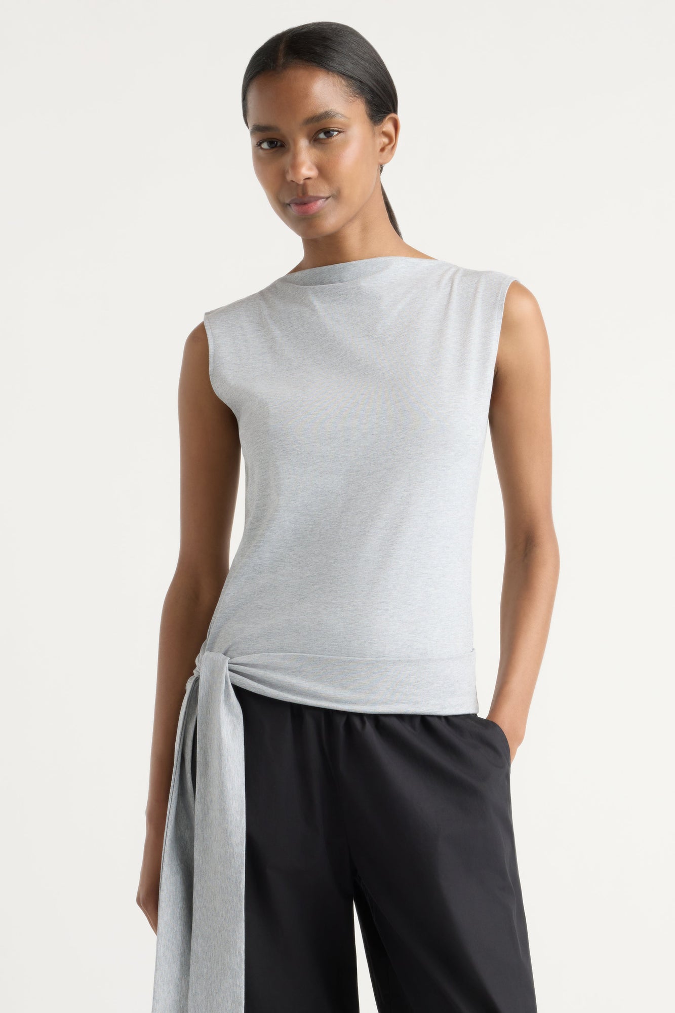 Isilda | Sylvia Tie-Hem Slit-Neck Tank in Size Extra Small