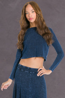 Women | Long Sleeve Crop Tee | Mineral Wash 8