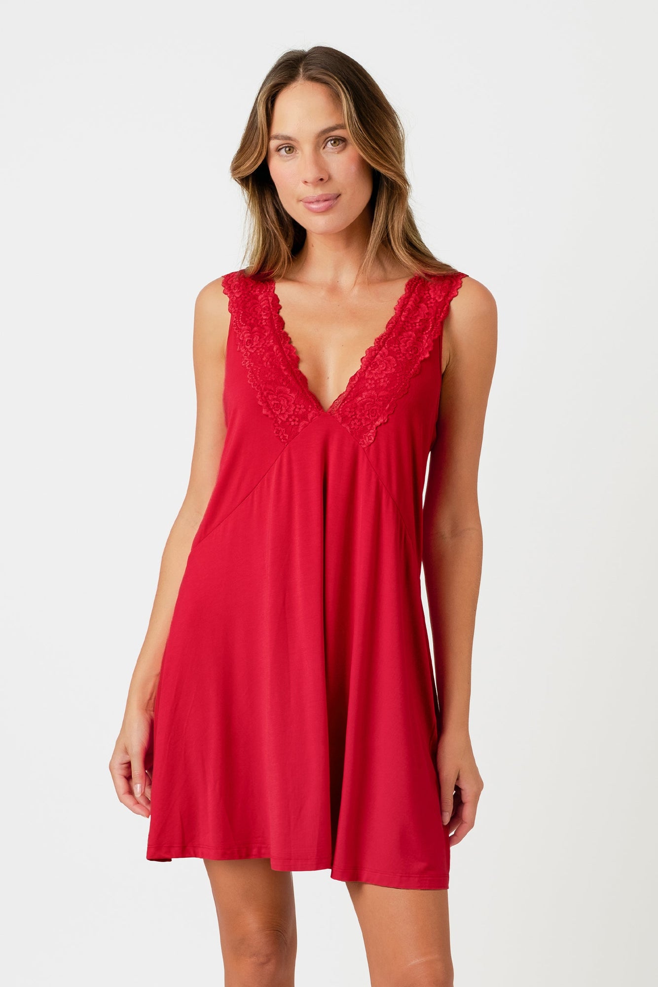 UNE PIECE-Delicate Lace Trim V-Neck Nightie RED