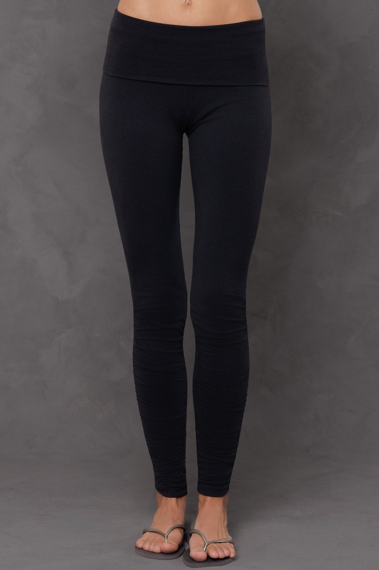 Women | Contour Rolldown Ankle Legging | Charcoal/Jet