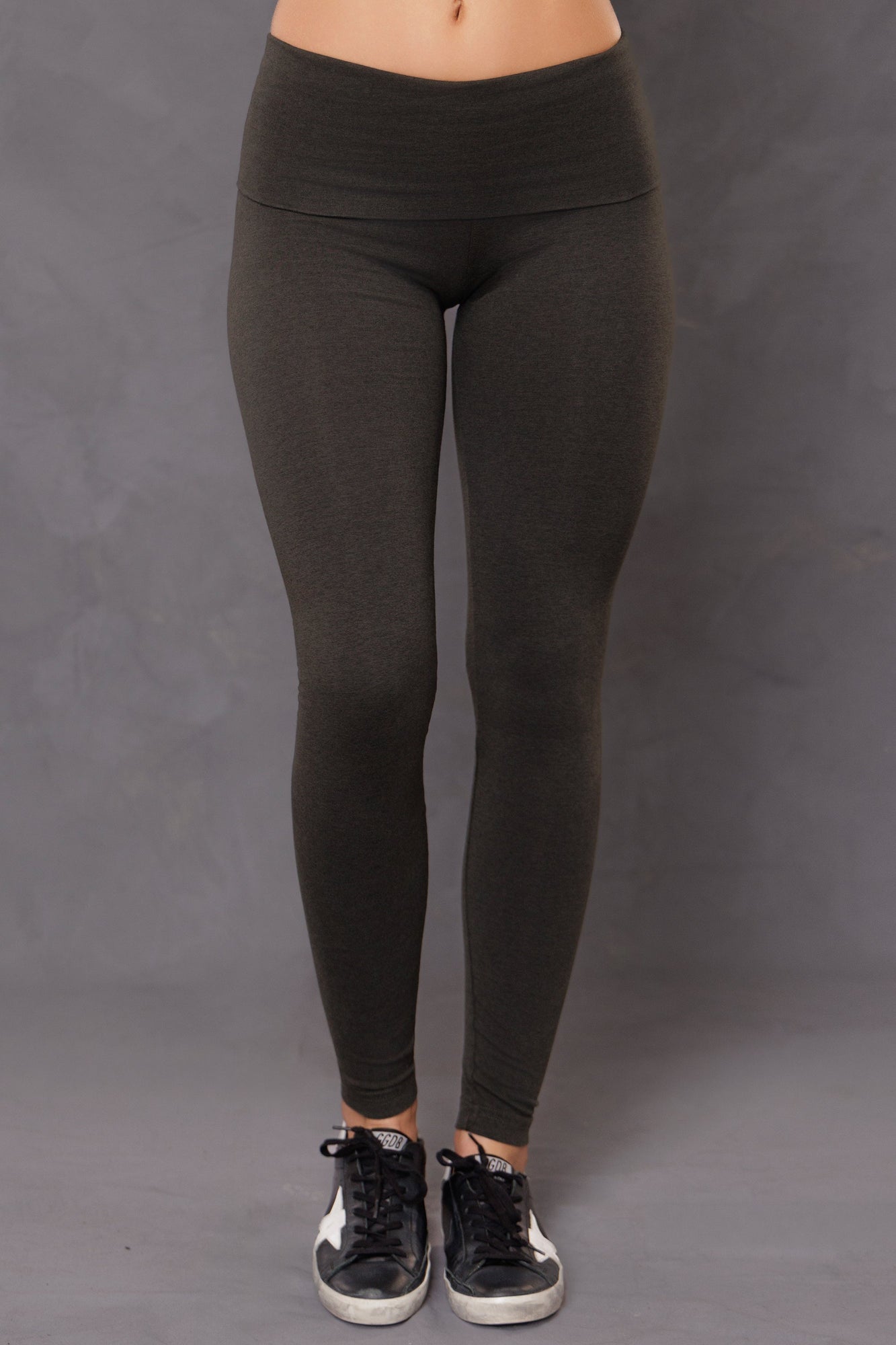 Women | Contour Rolldown Ankle Legging | Charcoal/Olive