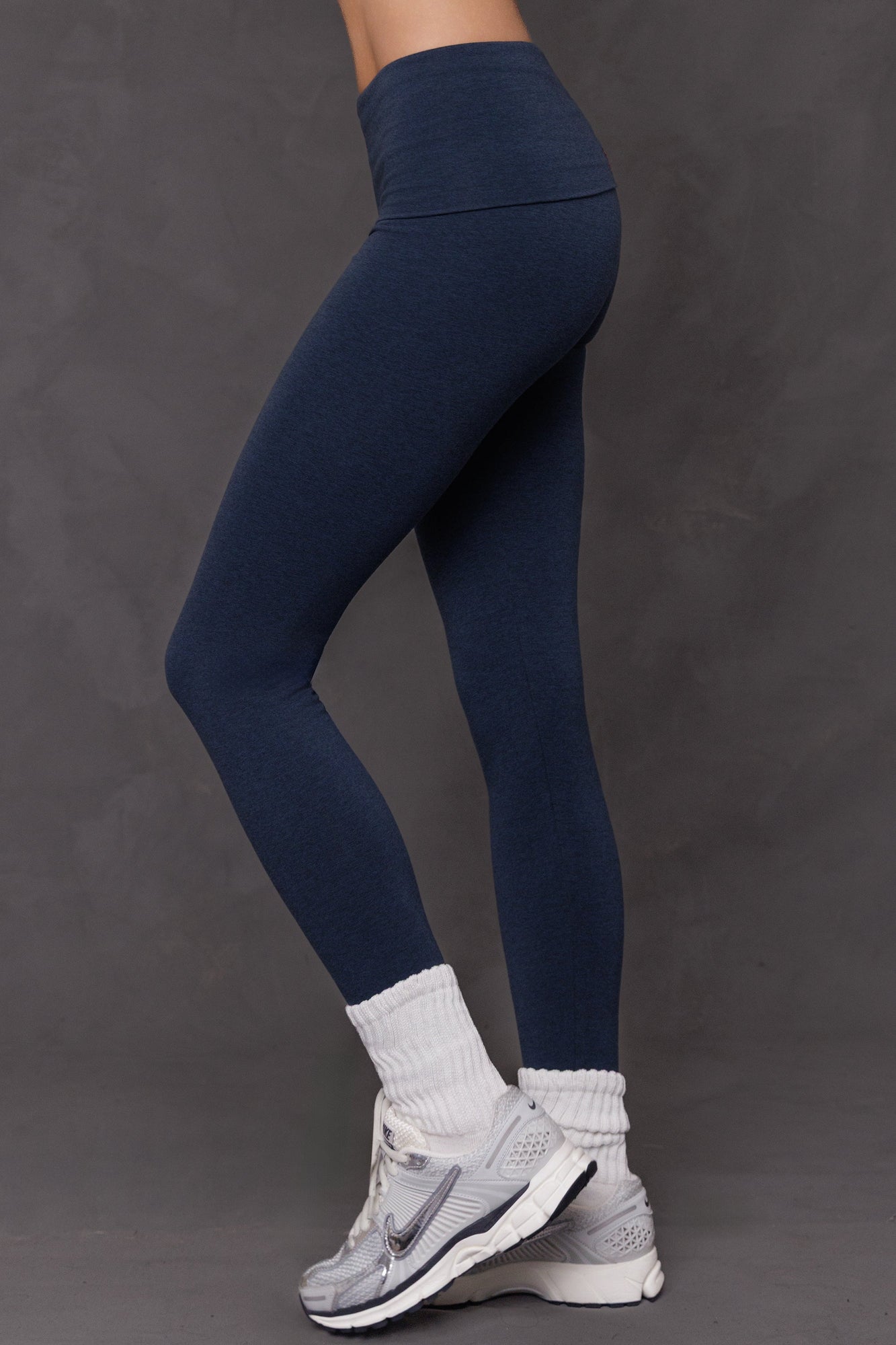 Women | Contour Rolldown Ankle Legging | Charcoal/Sailor