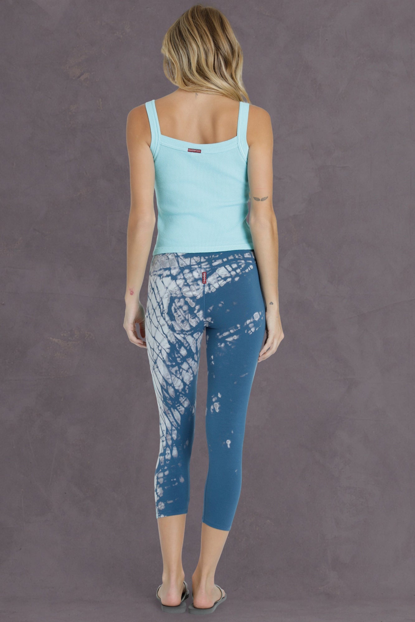 Women | Flat Waist Capri Legging | Diagonal Butterfly Wash 6