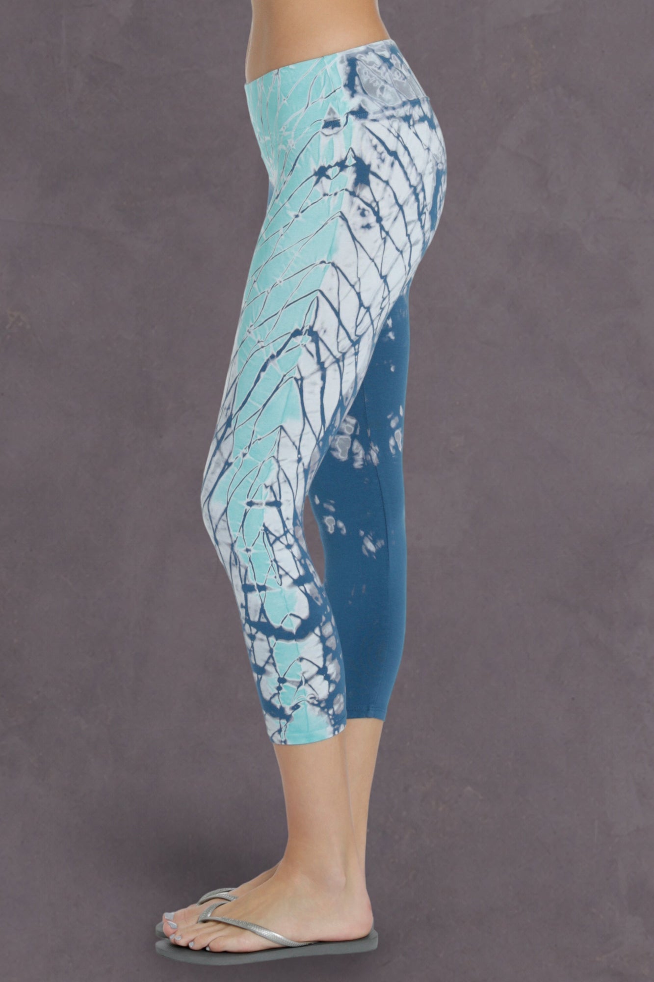 Women | Flat Waist Capri Legging | Diagonal Butterfly Wash 6