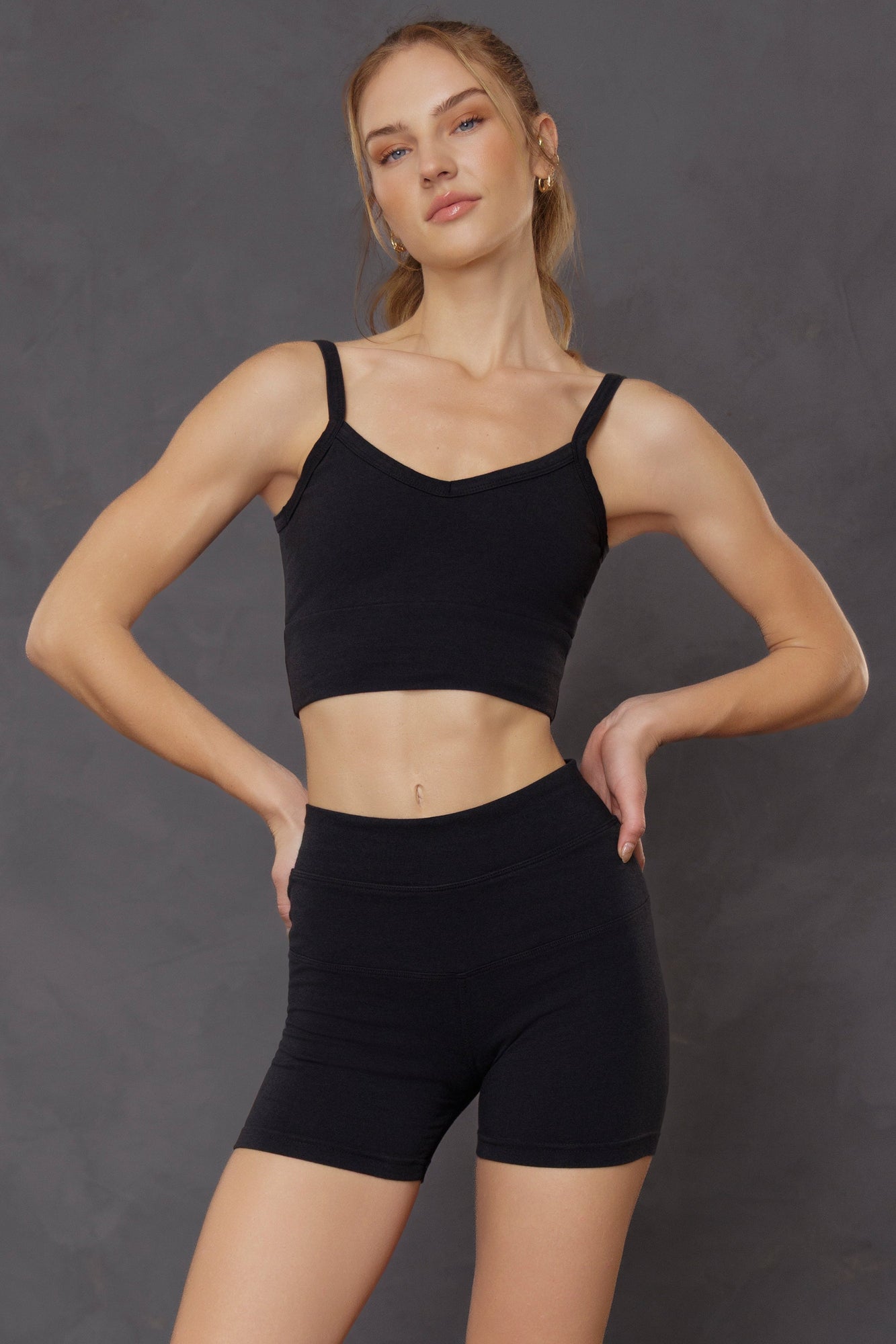 Women | Low Back V-Neck Midi Bra | Charcoal/Jet